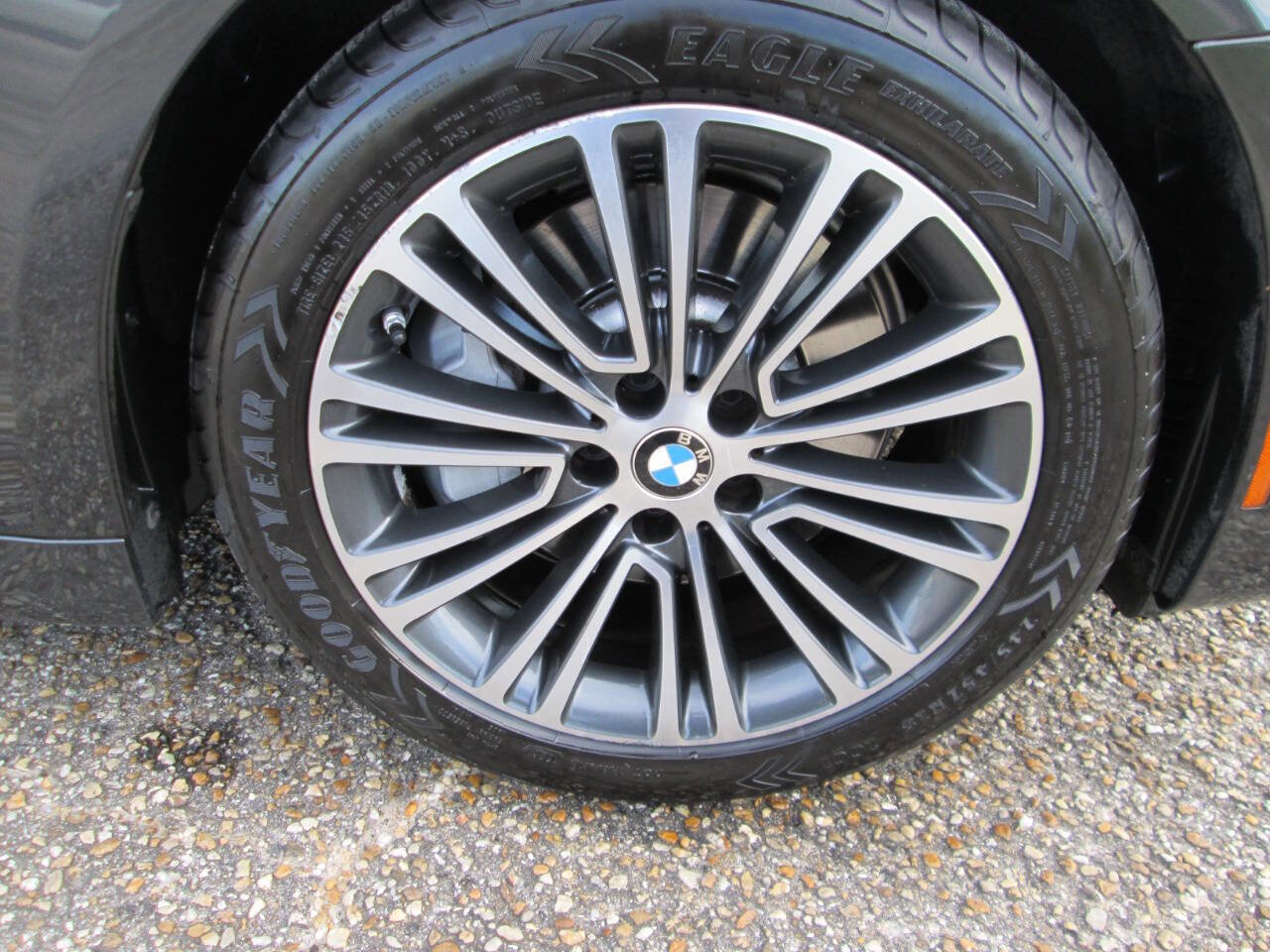 Used 2019 BMW 530e 530e iPerformance 4dr Sedan w/ Convenience Package image 25