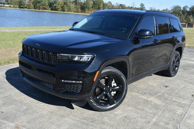 Used 2023 Jeep Grand Cherokee L Limited w/ Black Appearance Package image 2