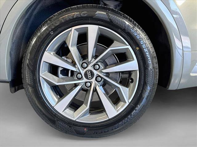 Used 2023 Audi Q5 2.0T Premium Plus w/ Premium Plus Package AWD/4WD image 30