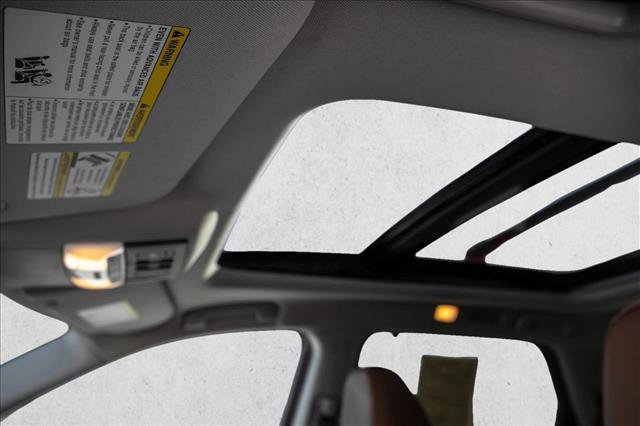 Used 2023 Nissan Pathfinder Platinum image 11