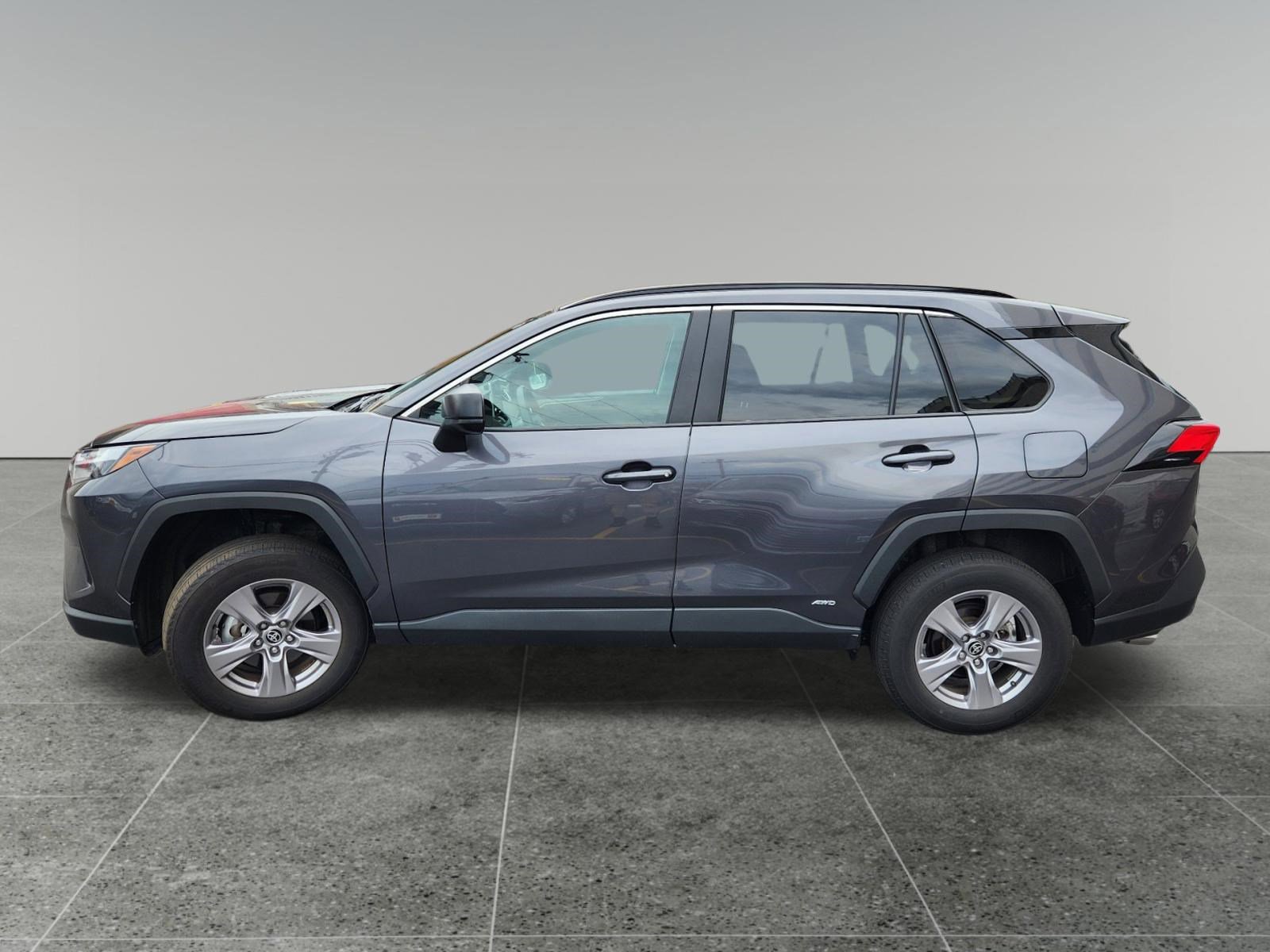 Certified 2025 Toyota RAV4 LE AWD/4WD image 4