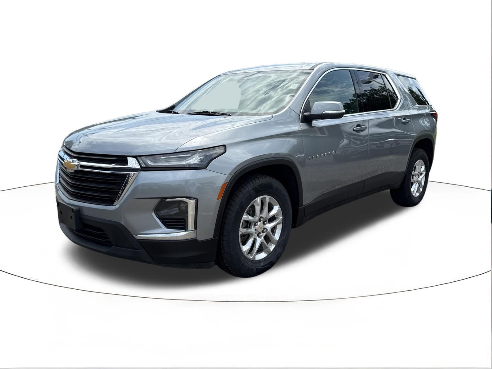 Used 2023 Chevrolet Traverse LS w/ Safety Package FWD image 7