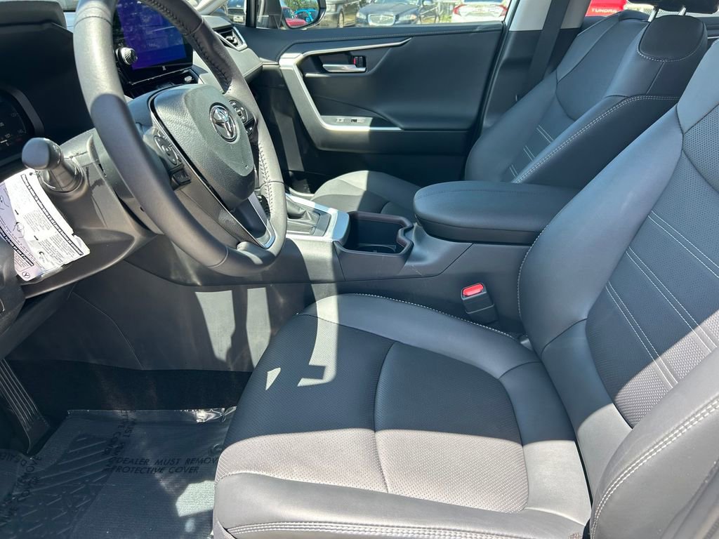 Used 2025 Toyota RAV4 Limited FWD image 11