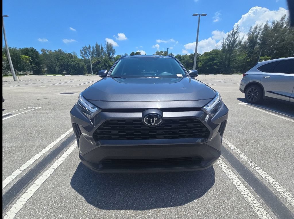 Used 2024 Toyota RAV4 XLE AWD/4WD image 2