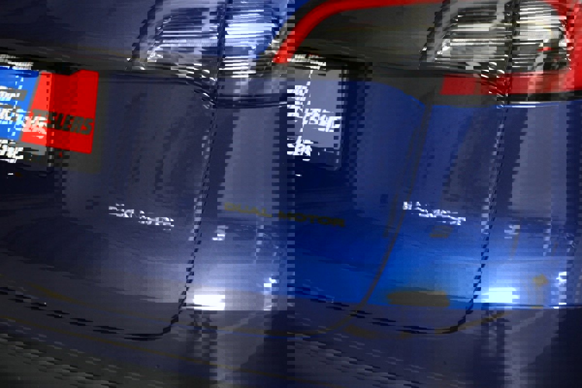 Used 2023 Tesla Model Y Long Range image 16