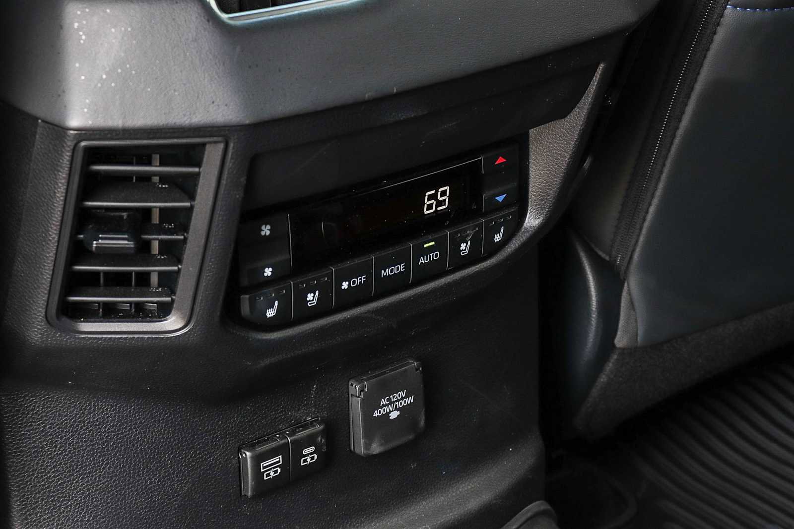 Used 2025 Toyota Sequoia Platinum image 19