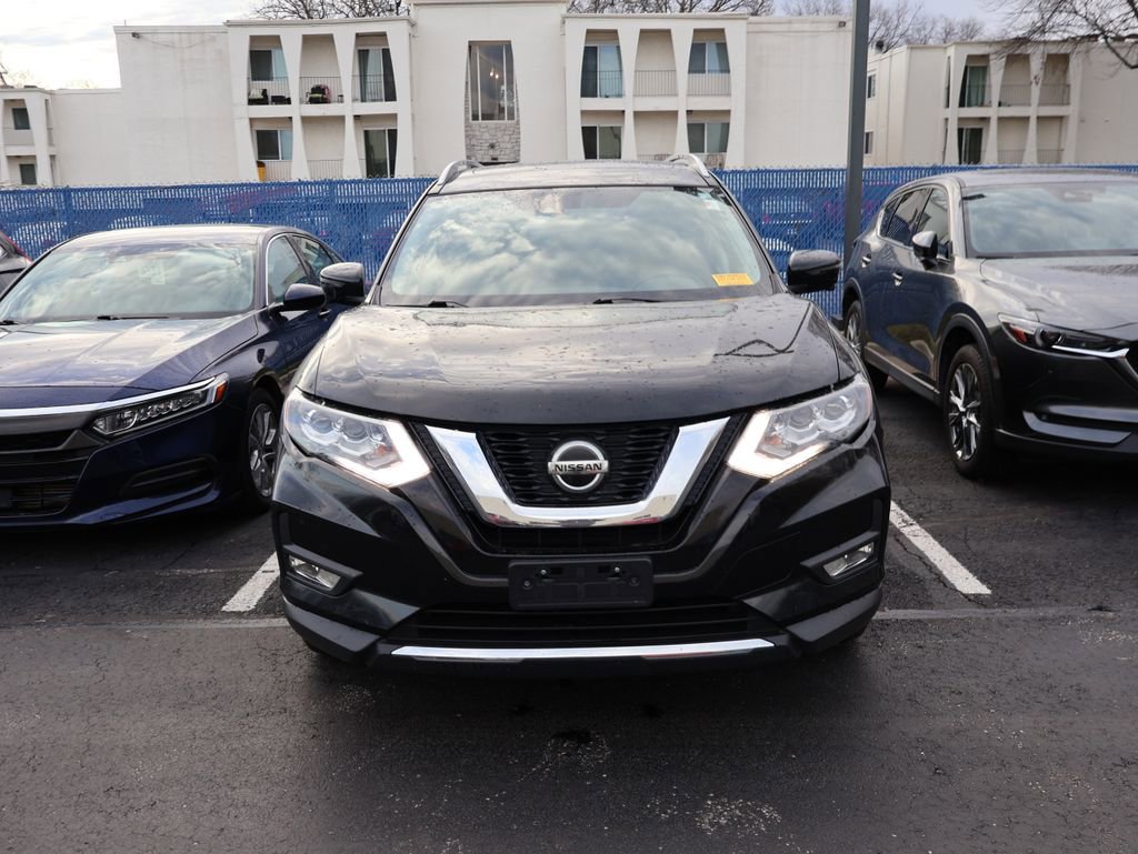 Used 2018 Nissan Rogue SL w/ Premium Package image 2