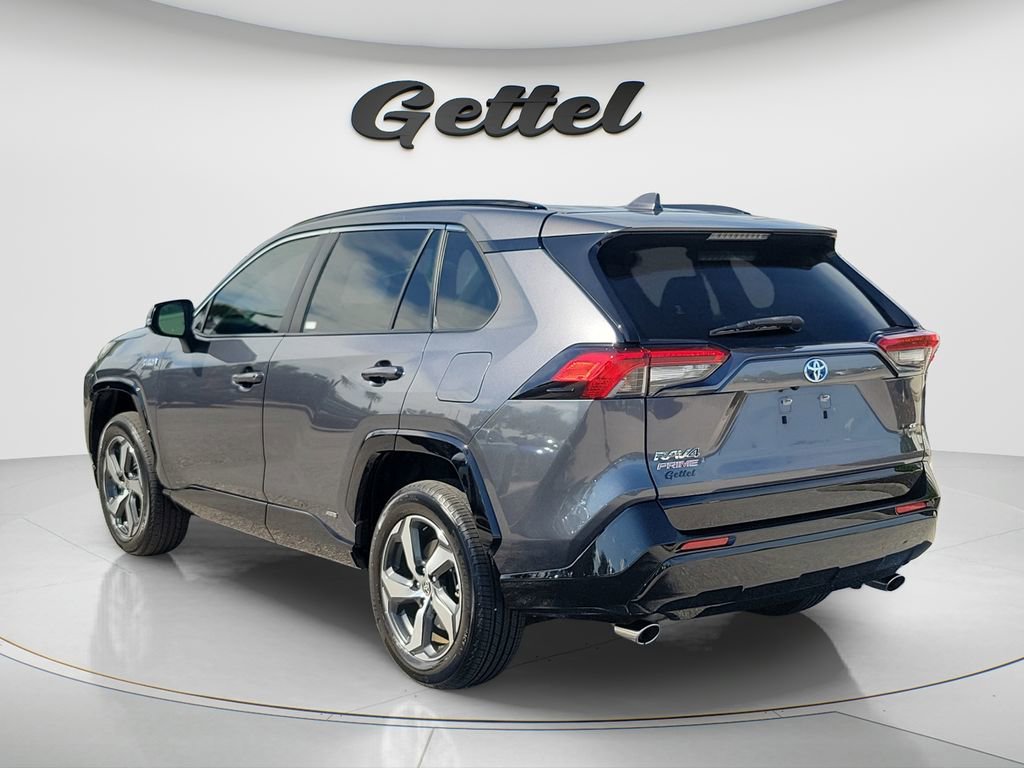 Used 2022 Toyota RAV4 SE w/ Weather & Moonroof Package AWD/4WD image 7