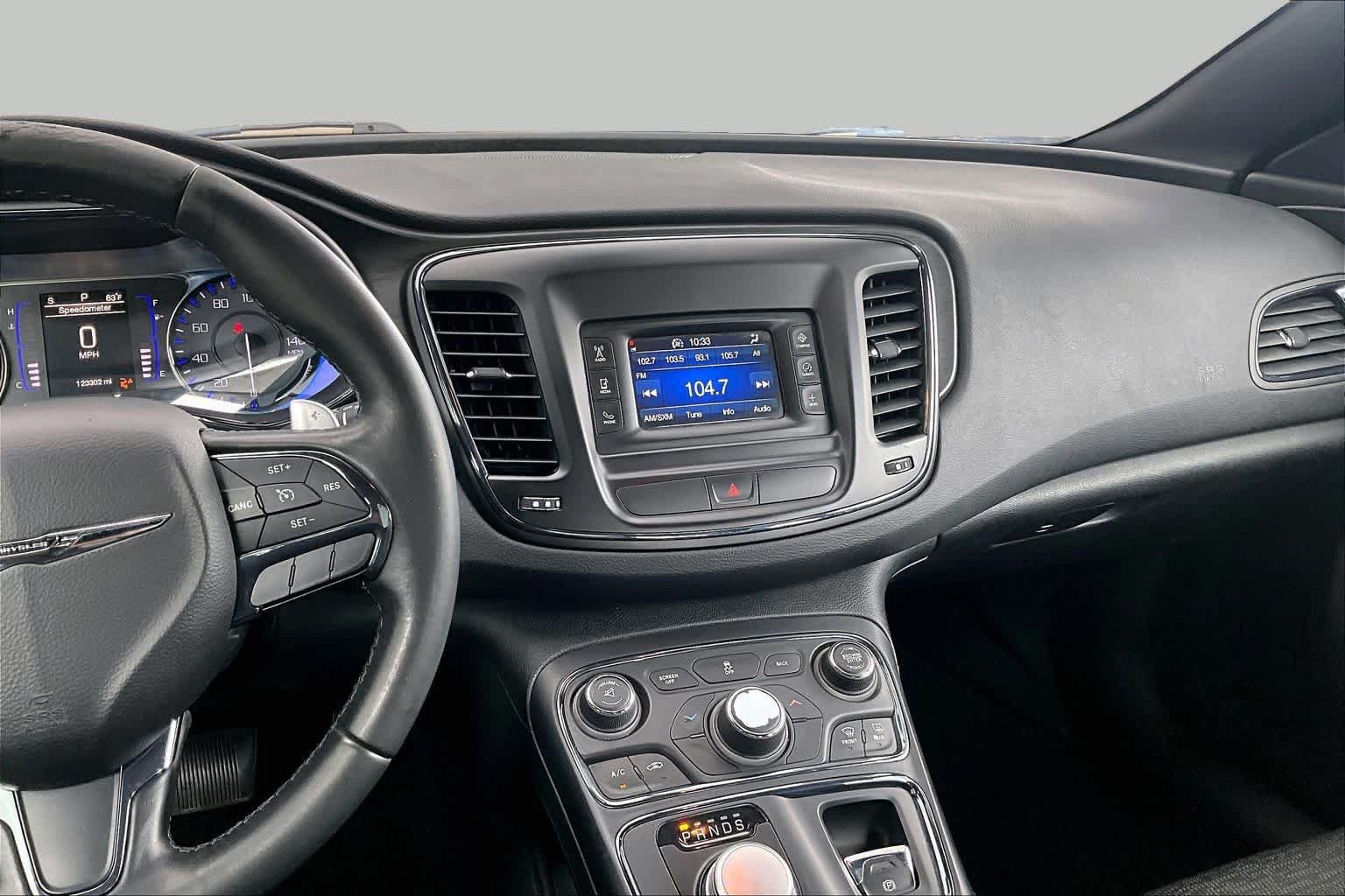 Used 2015 Chrysler 200 S FWD image 7