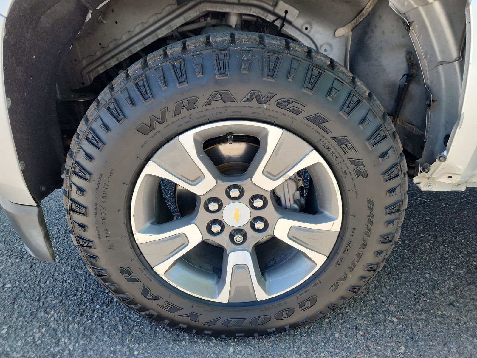 Used 2015 Chevrolet Colorado Z71 image 17