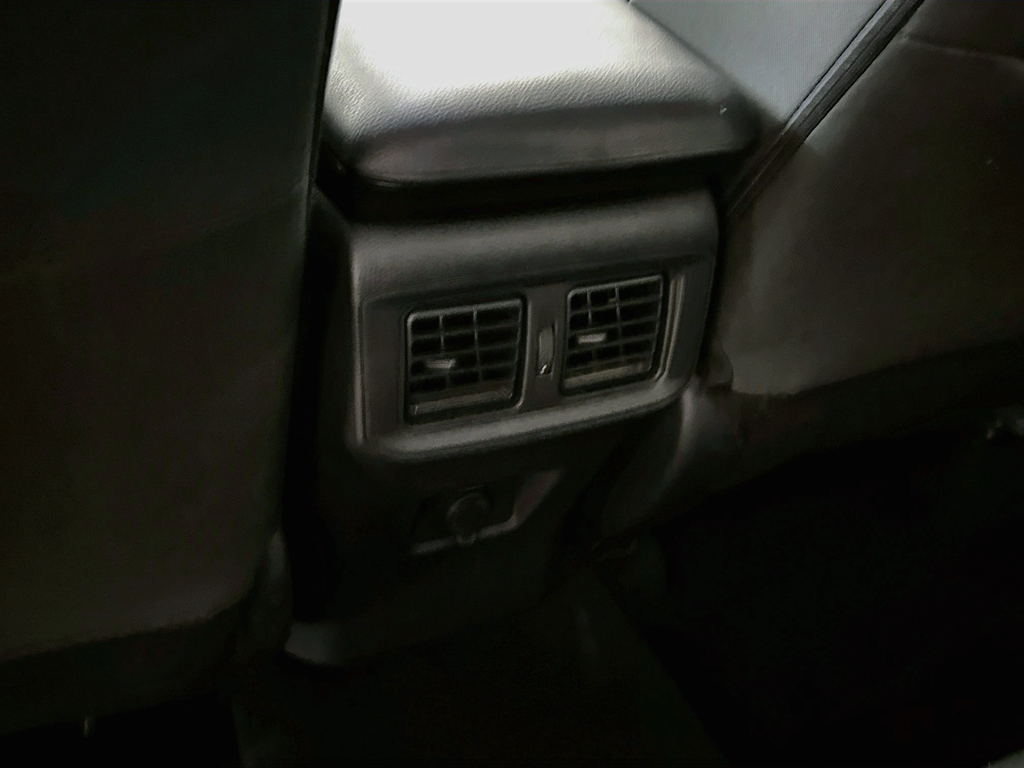Used 2025 Toyota RAV4 LE AWD/4WD image 28