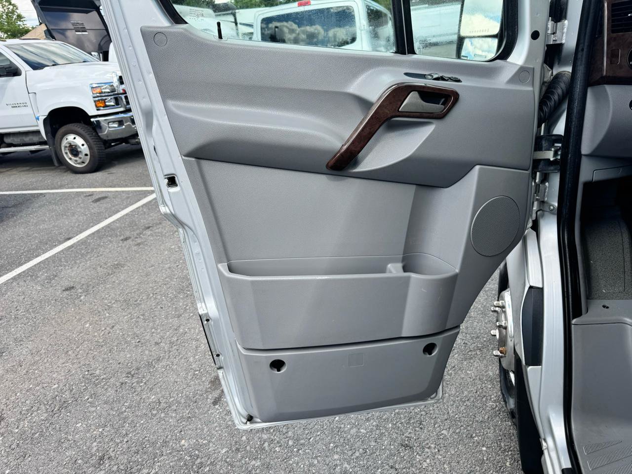 Used 2015 Mercedes-Benz Sprinter 3500 image 11