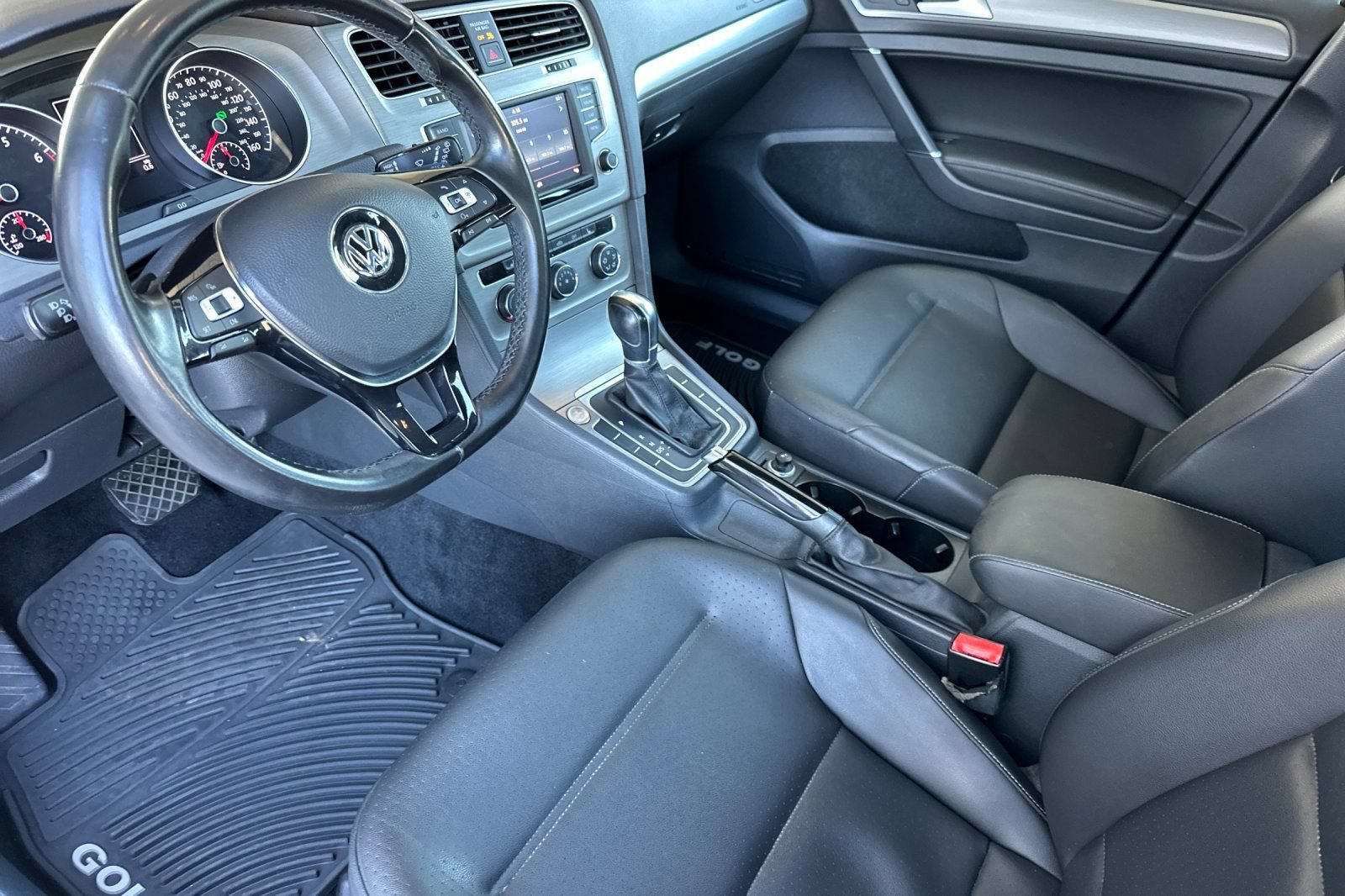Used 2016 Volkswagen Golf SE FWD image 9