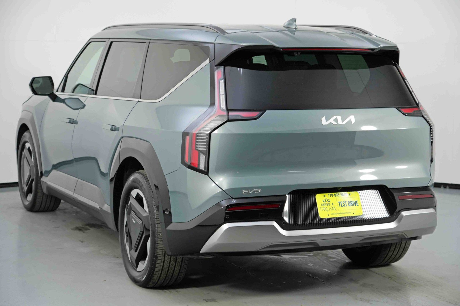 Used 2024 Kia EV9 Land image 55