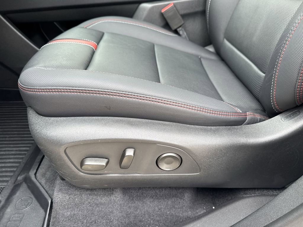 Certified 2025 Chevrolet Traverse RS w/ LPO, Floor Liner Package image 13