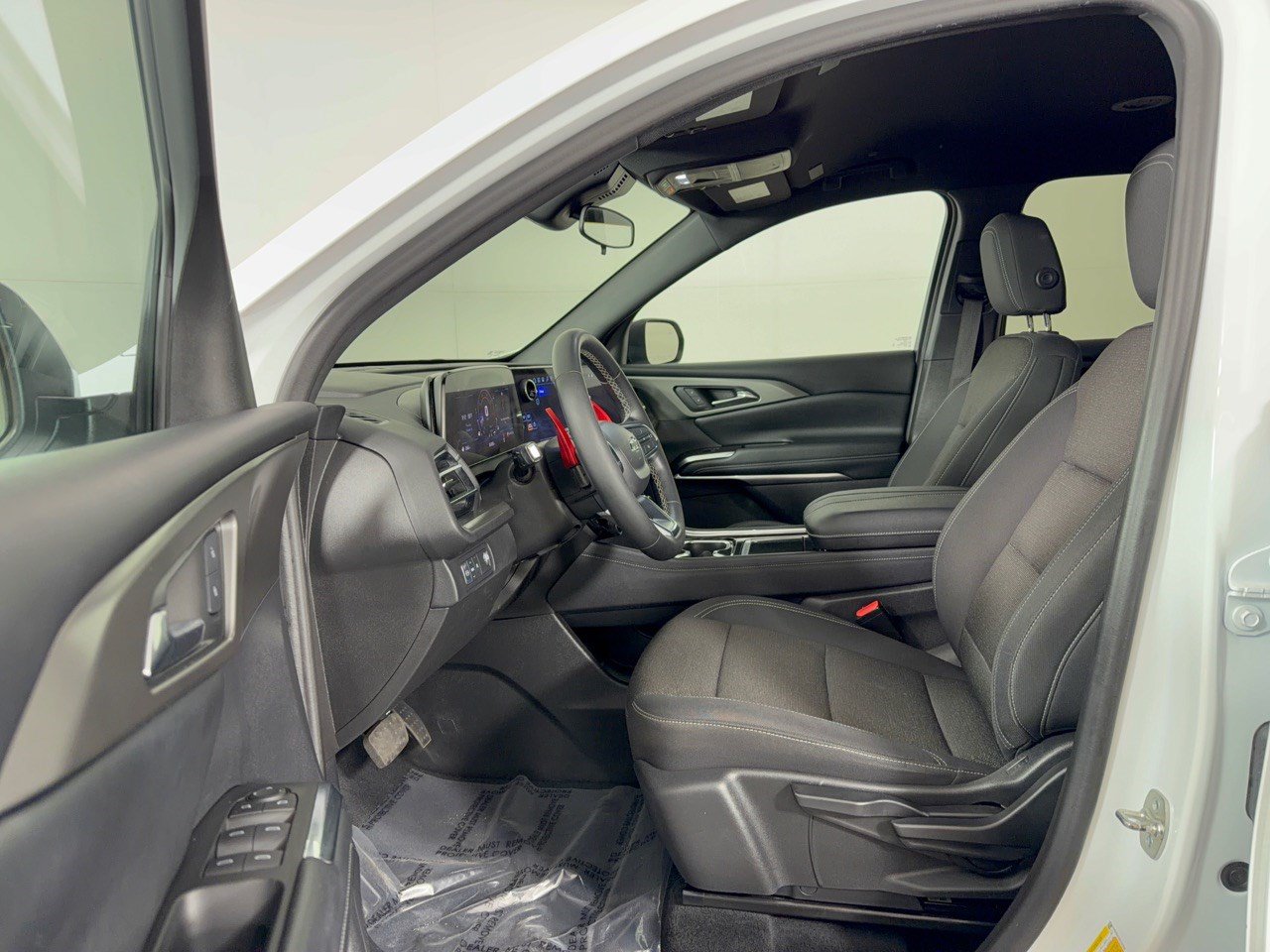 Used 2024 Chevrolet Traverse LS w/ Midnight/Sport Edition FWD image 5