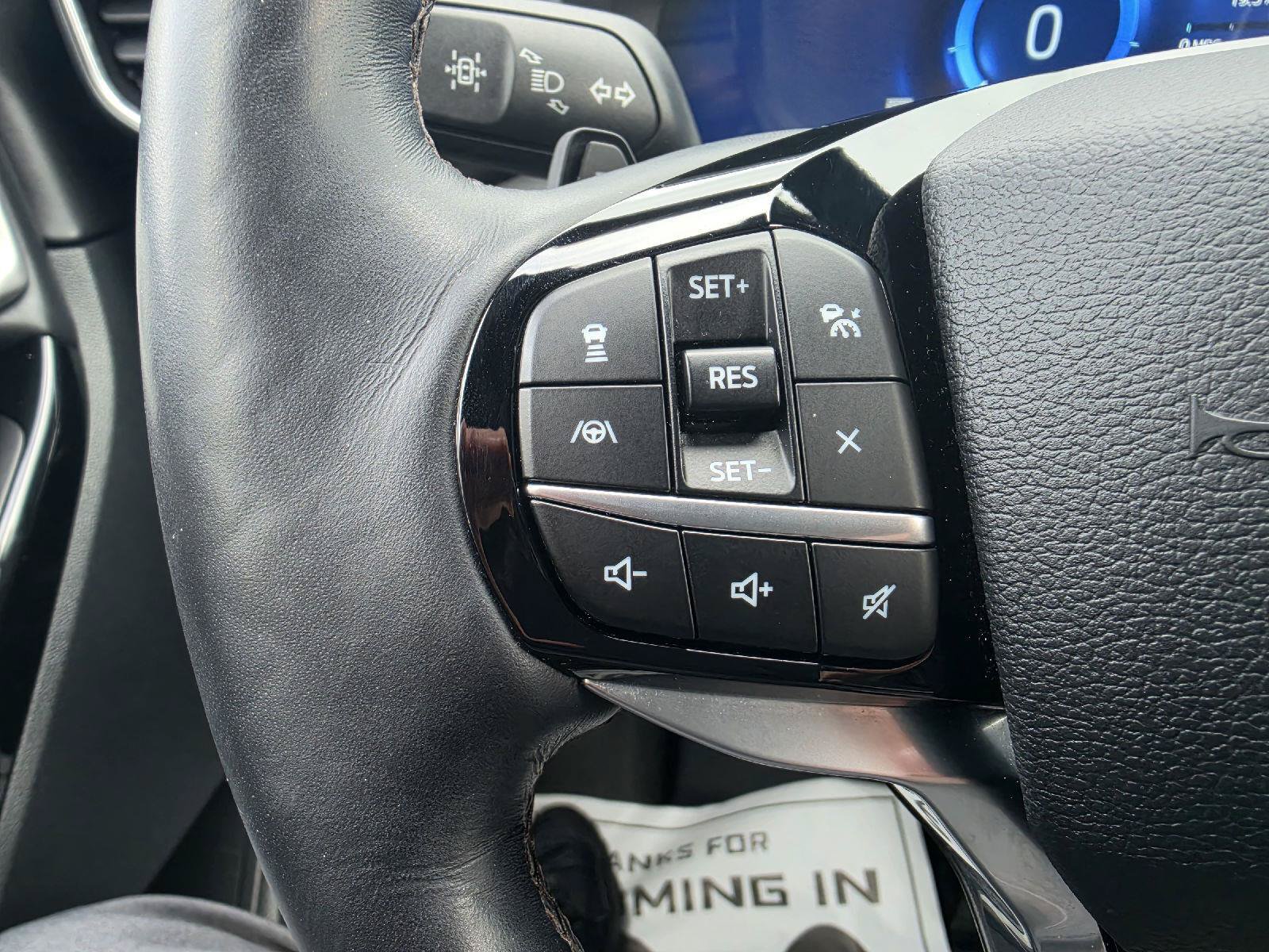 Used 2021 Ford Explorer Platinum w/ Equipment Group 601A AWD/4WD image 16