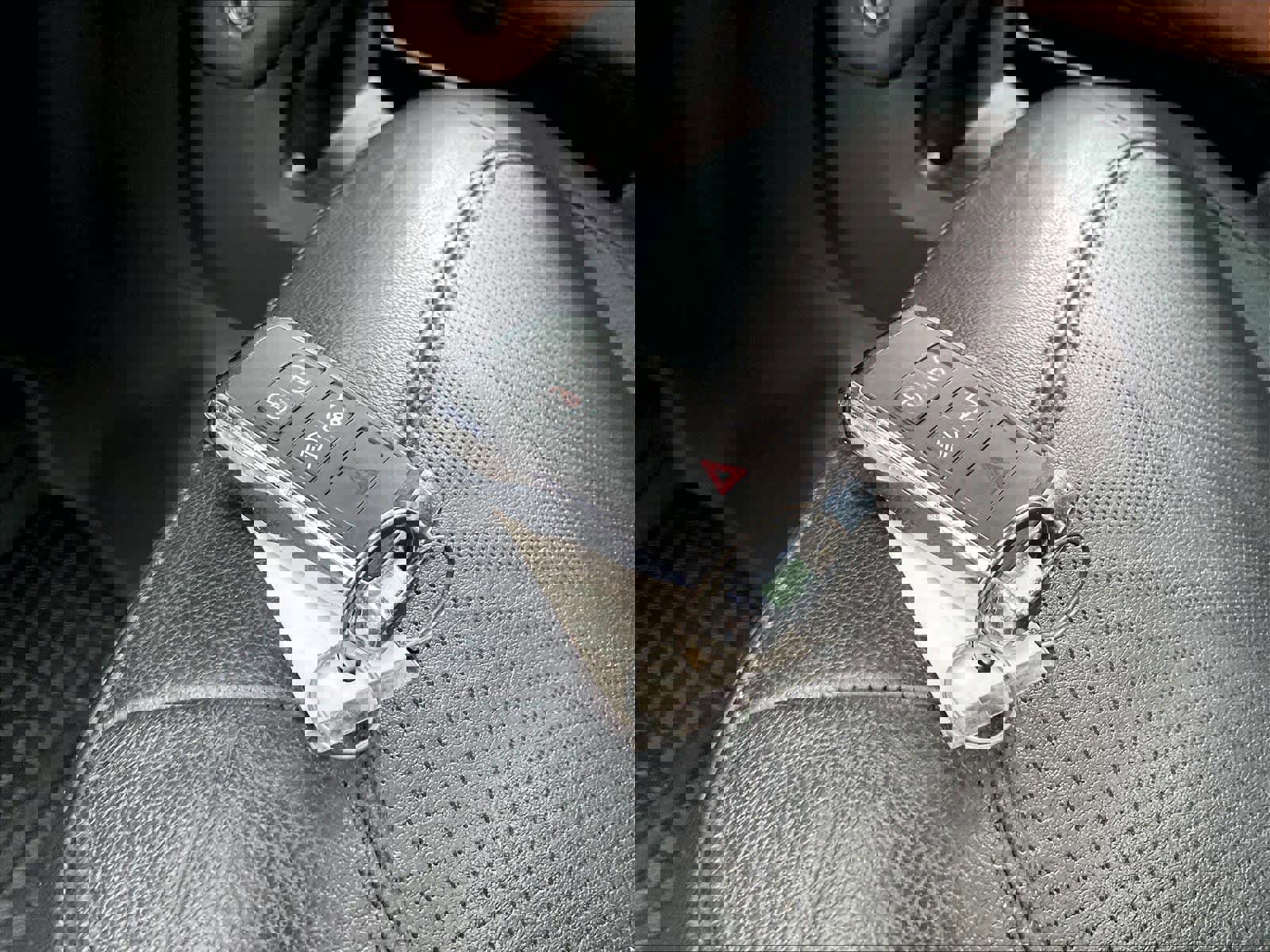 Used 2024 Land Rover Defender 110 S image 12