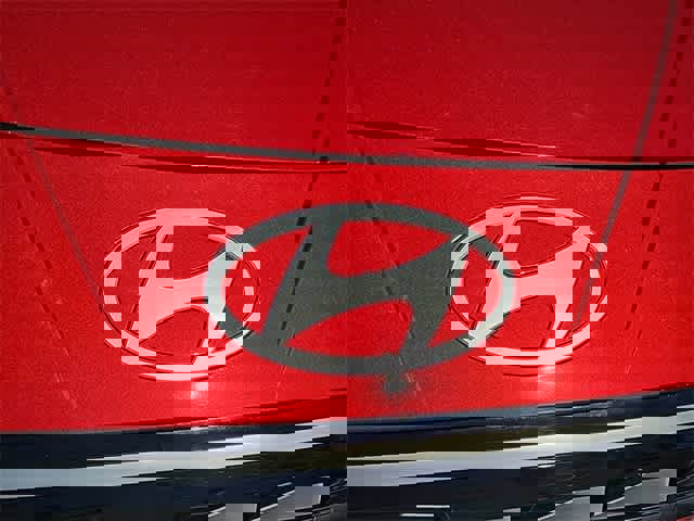 Certified 2024 Hyundai Elantra SEL w/ Convenience Package image 11