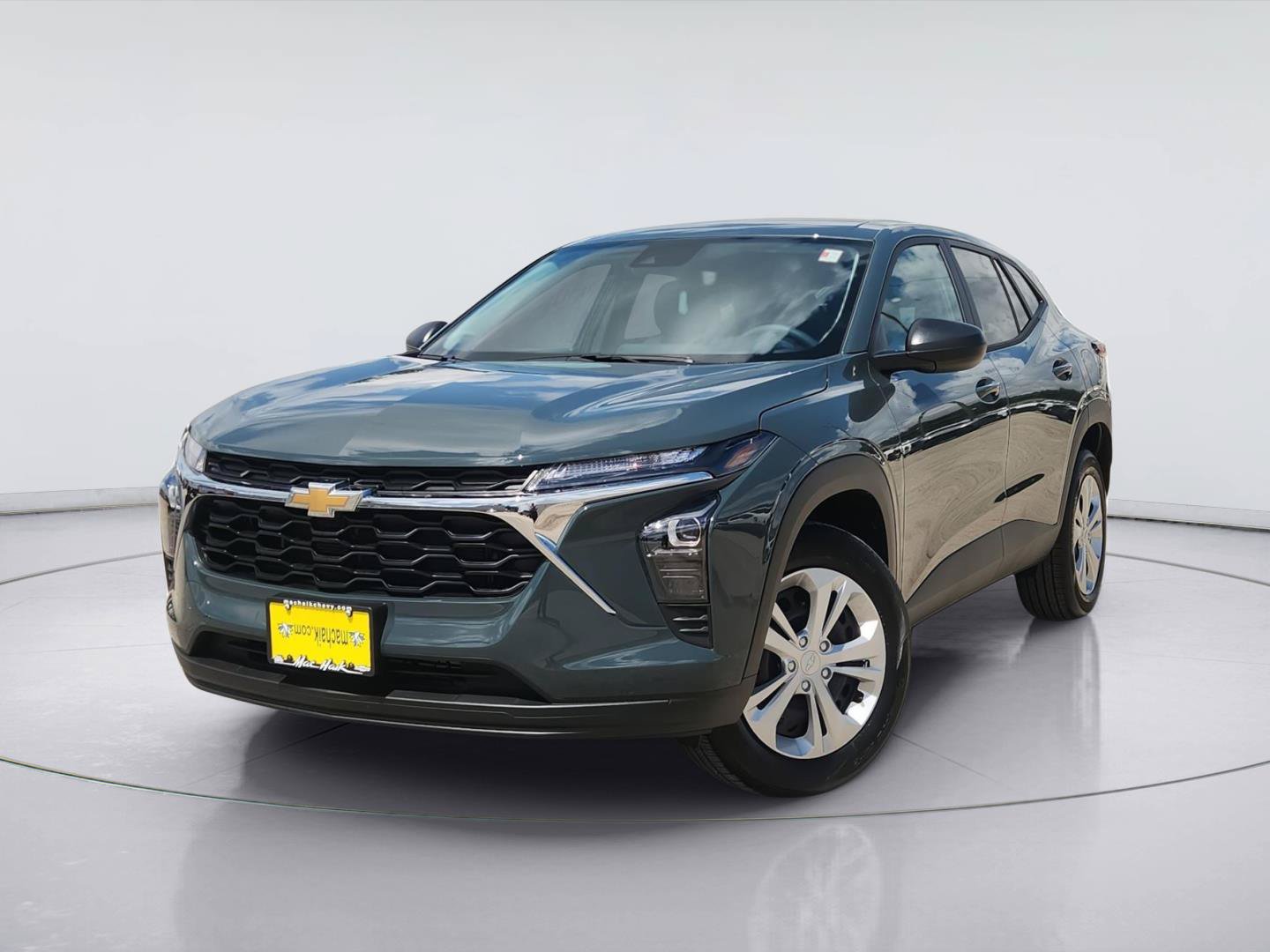 Used 2026 Chevrolet Trax LS FWD image 1