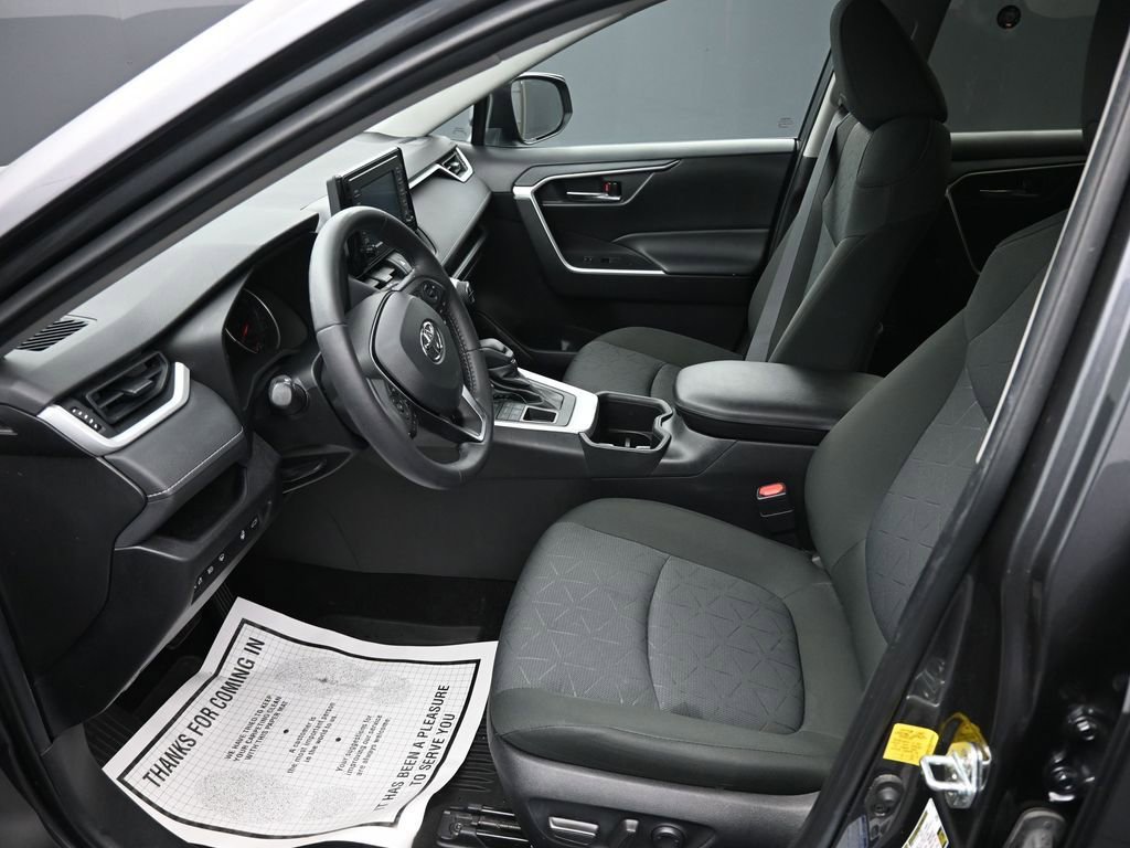 Used 2022 Toyota RAV4 XLE w/ Convenience Package image 11