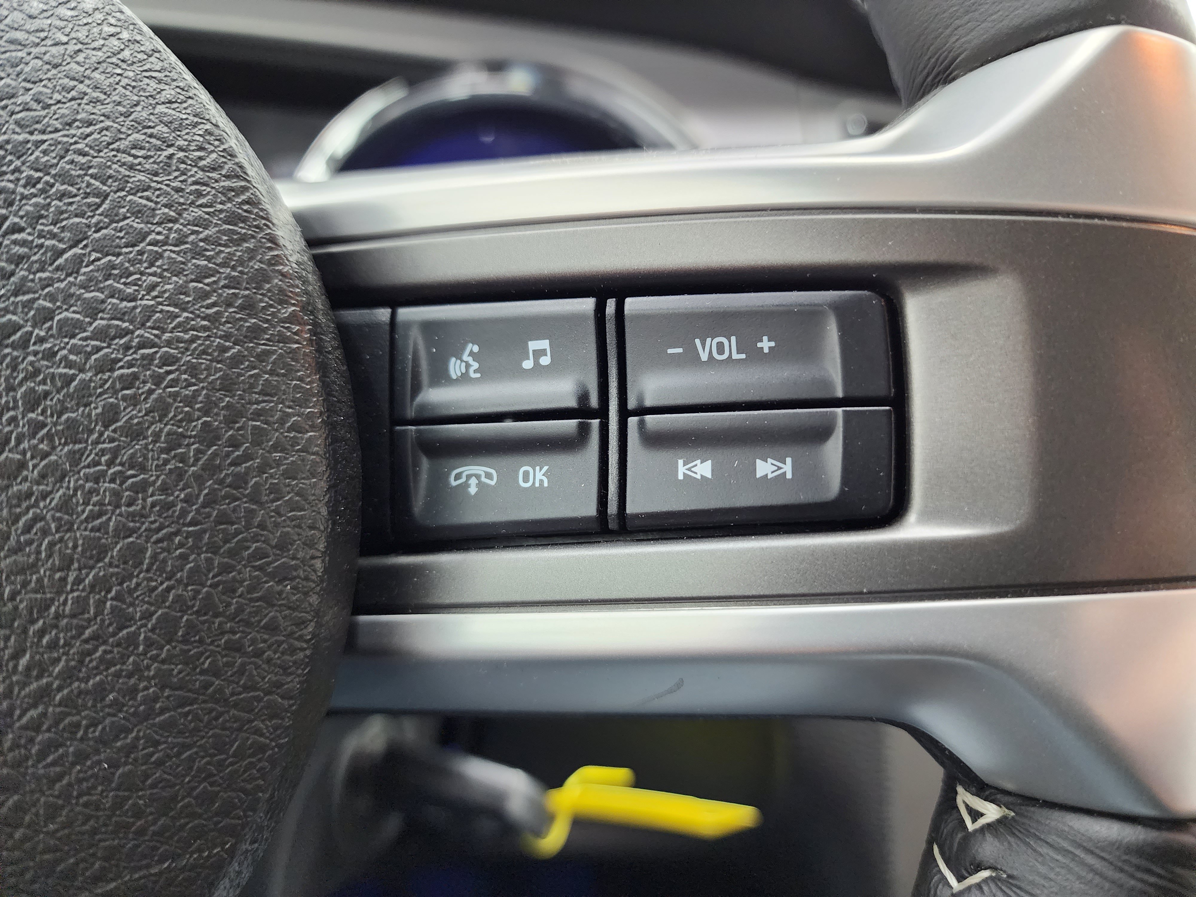 Used 2011 Ford Mustang GT Premium w/ Security Pkg RWD image 17