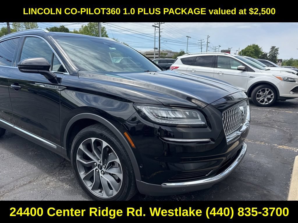 Used 2022 Lincoln Nautilus Reserve AWD/4WD image 3