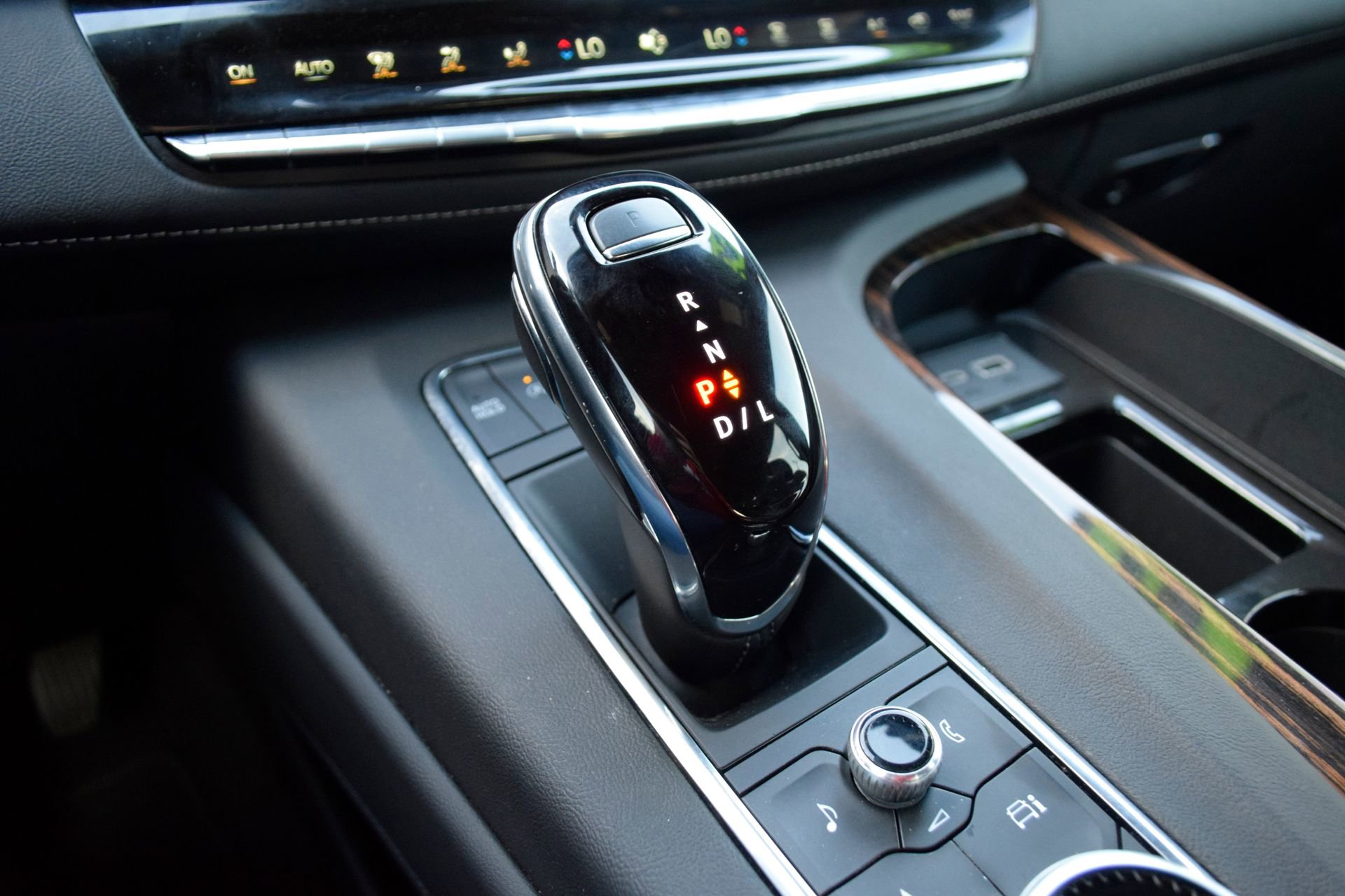 Used 2023 Cadillac Escalade Luxury image 14