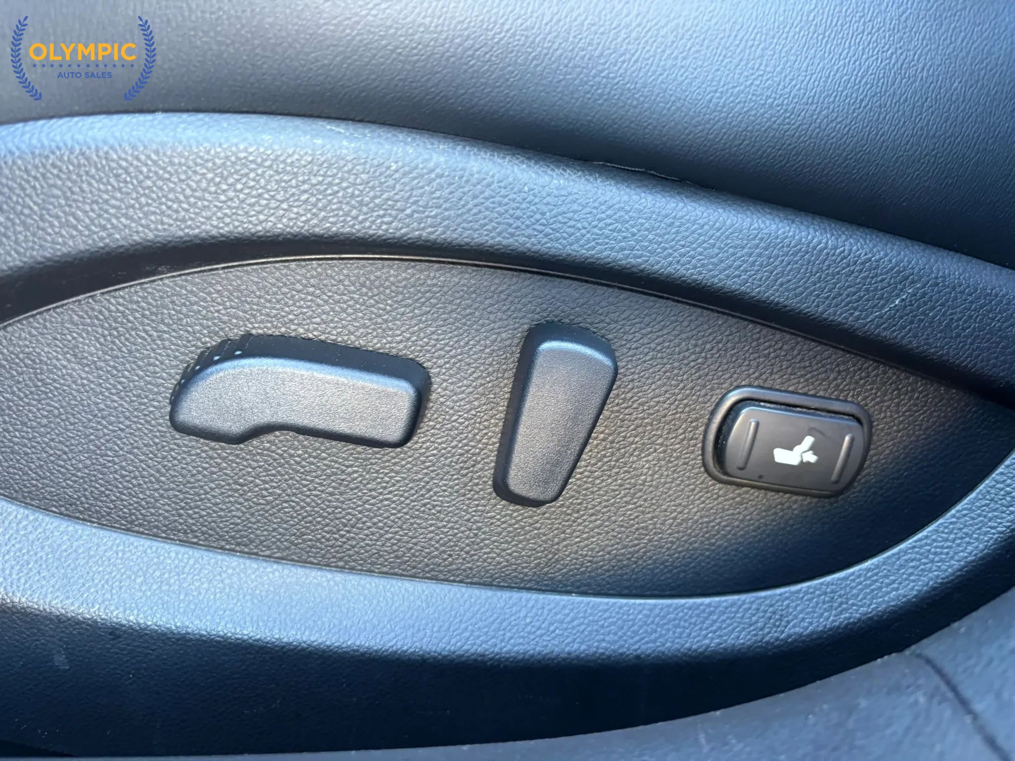 Used 2016 INFINITI QX50 AWD w/ Deluxe Touring Package image 30