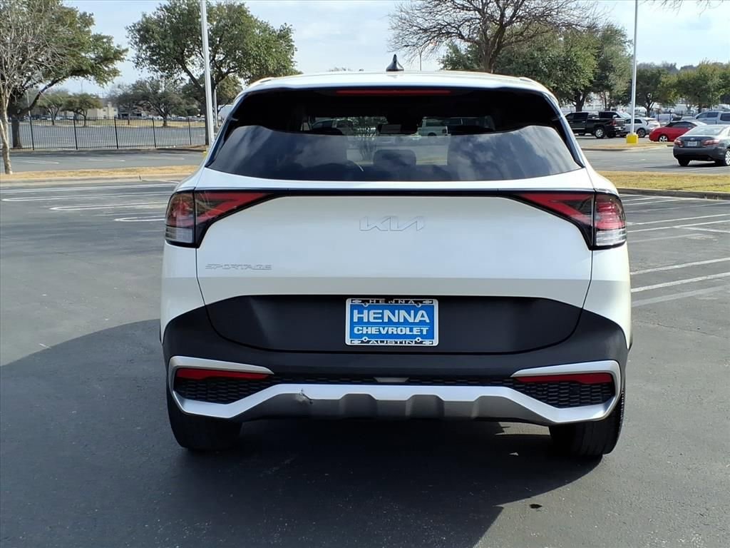 Used 2024 Kia Sportage LX image 10