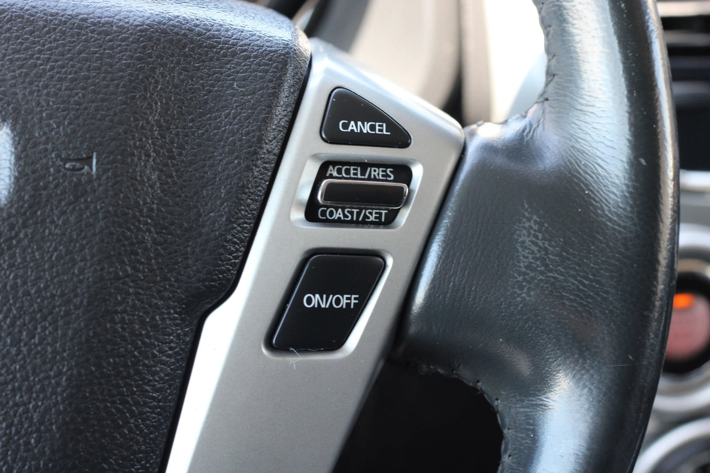 Used 2016 Nissan Titan SL AWD/4WD image 16