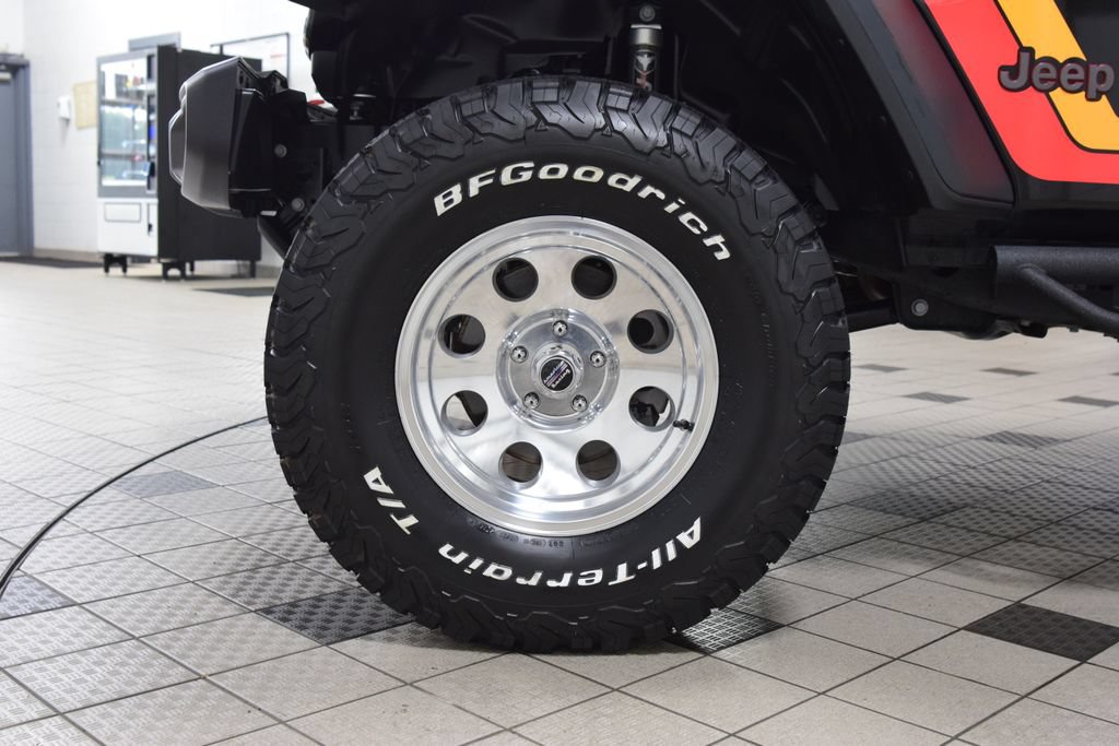 Used 2025 Jeep Gladiator Rubicon AWD/4WD image 30