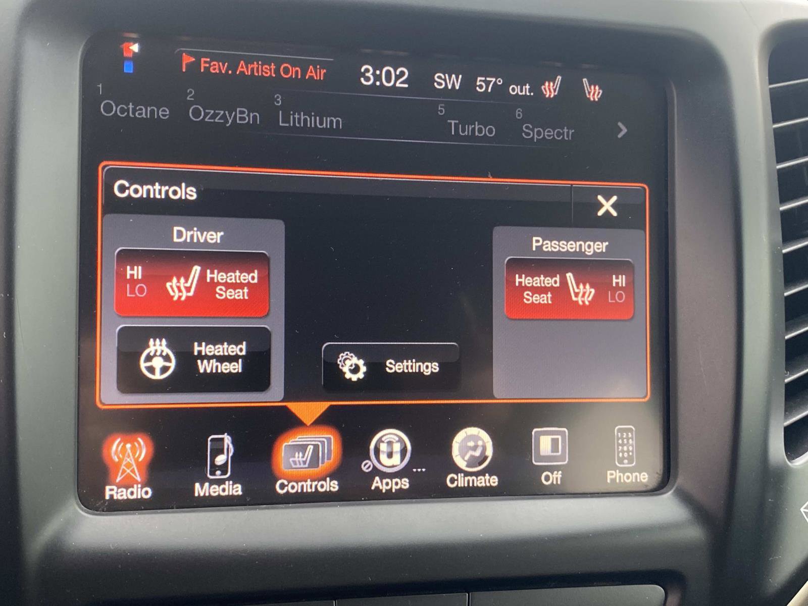 Used 2017 Jeep Cherokee Latitude w/ Safety/Convenience Group image 22