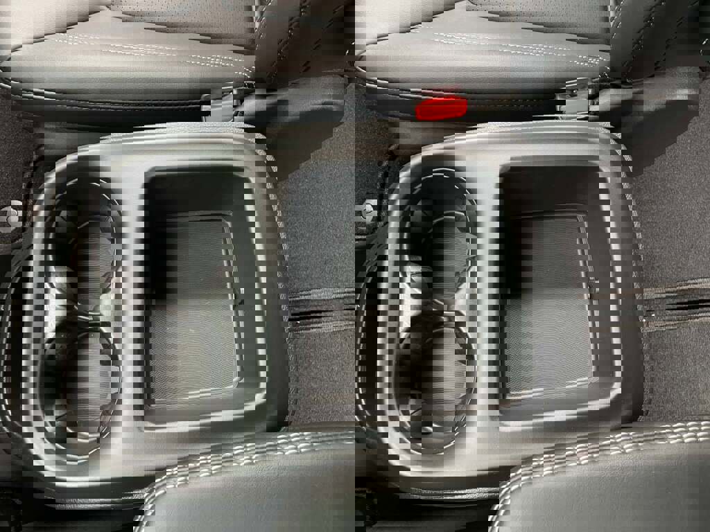 New 2026 Chrysler Pacifica Select image 37