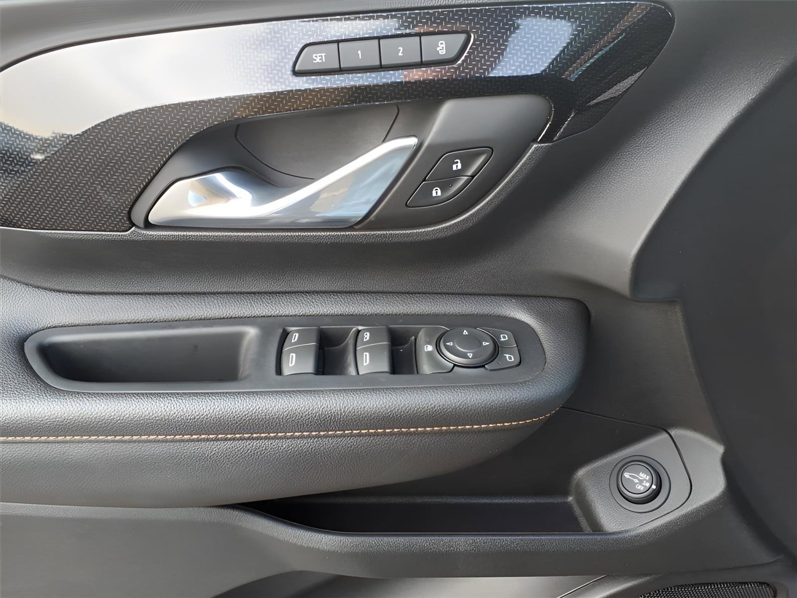 Used 2024 GMC Terrain AT4 image 17