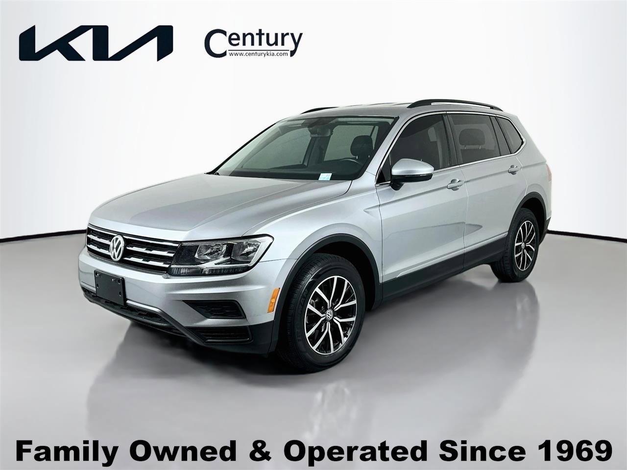 Used 2021 Volkswagen Tiguan SE AWD/4WD image 1