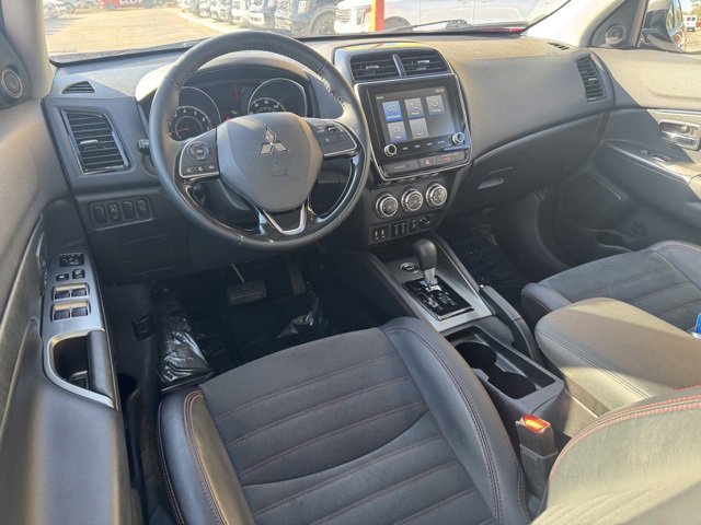 Used 2024 Mitsubishi Outlander Sport SE image 13