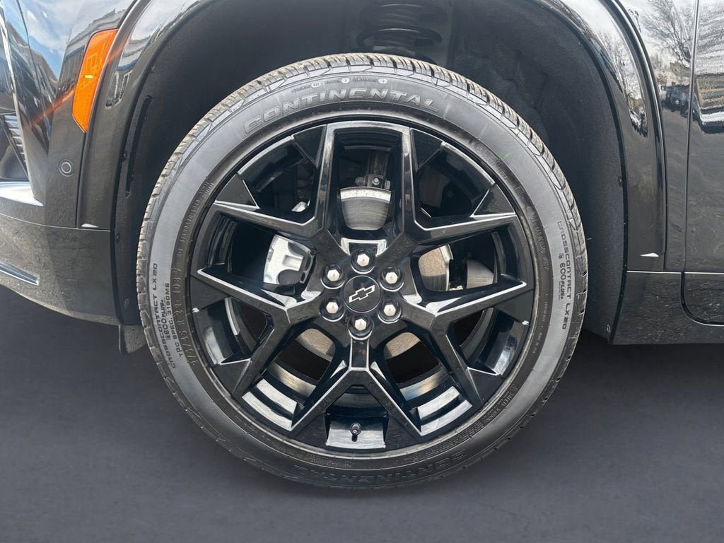 Used 2025 Chevrolet Traverse RS image 9