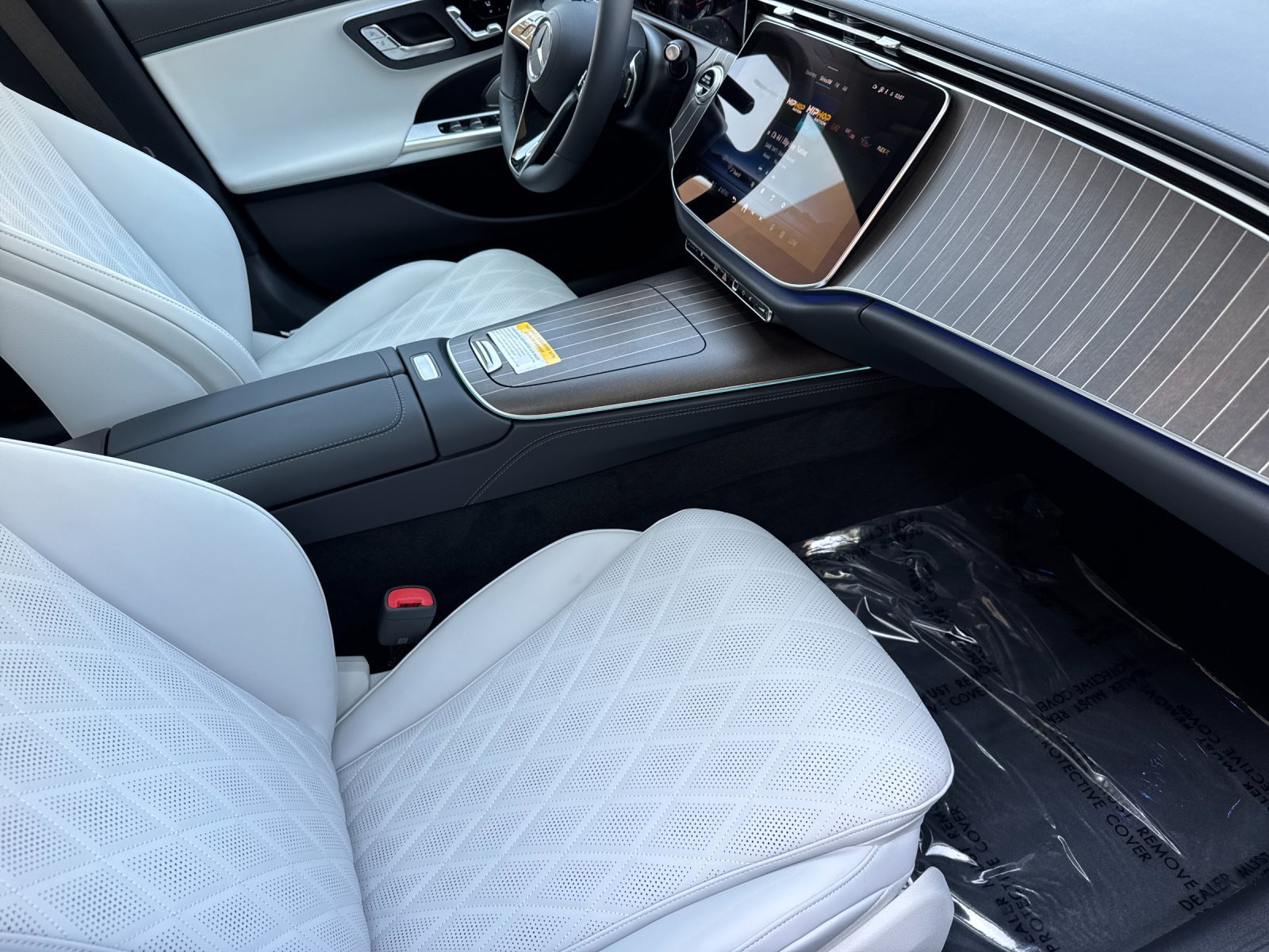 New 2026 Mercedes-Benz E 350 4MATIC Sedan image 14