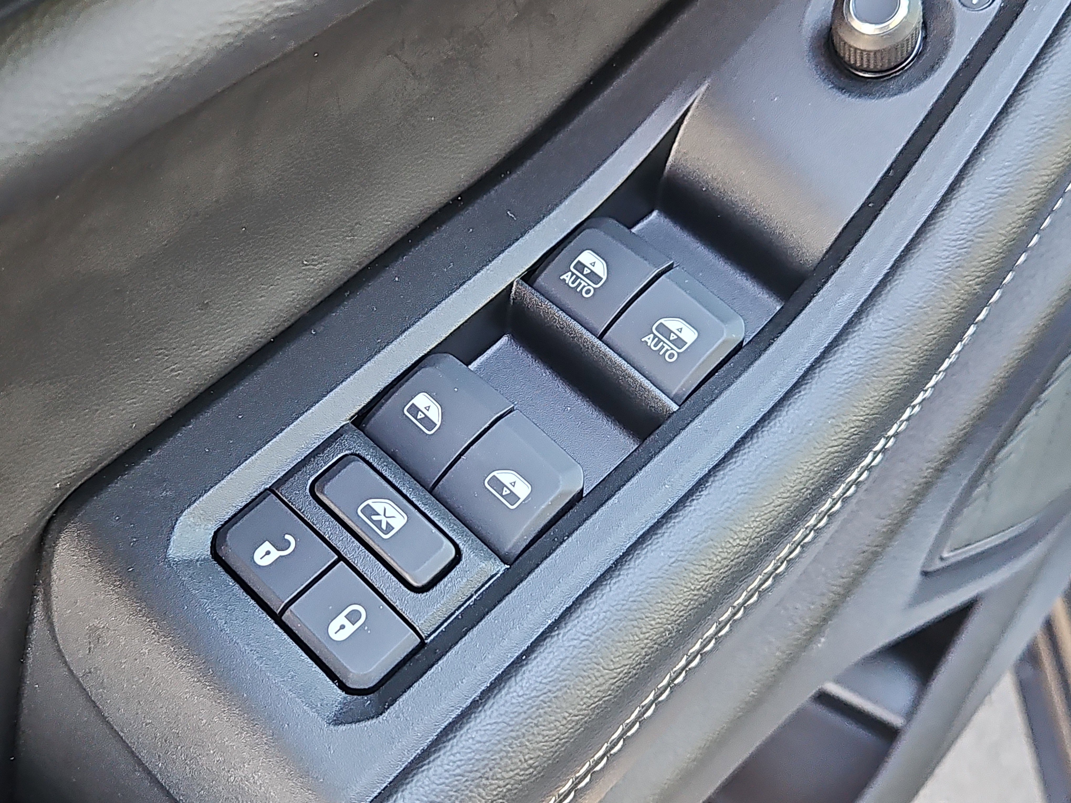 Used 2024 Jeep Grand Cherokee L Laredo w/ Trailer Tow Package image 17