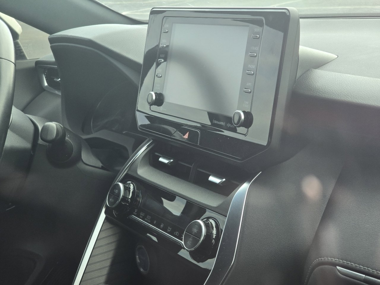 Used 2021 Toyota Venza XLE image 15