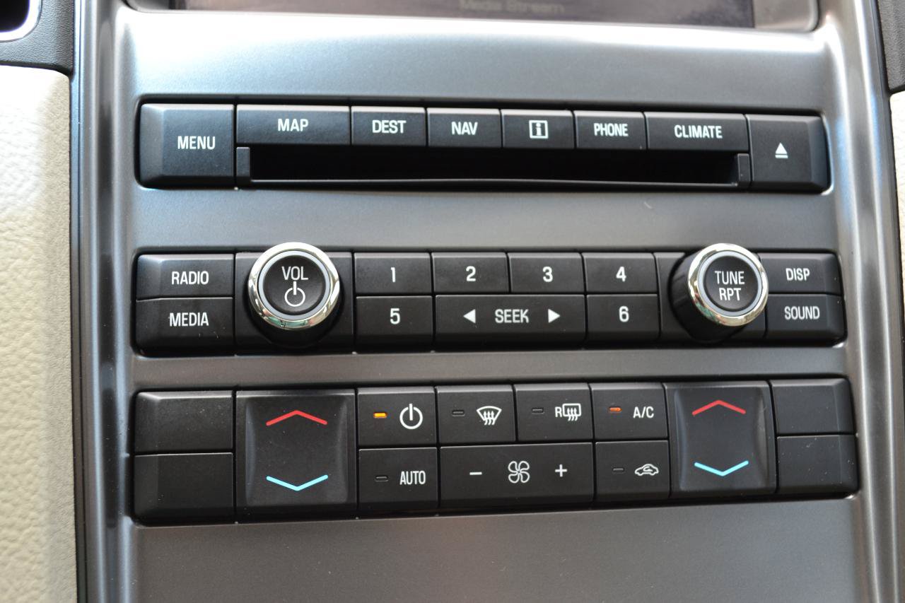 Used 2010 Ford Taurus Limited AWD/4WD image 22