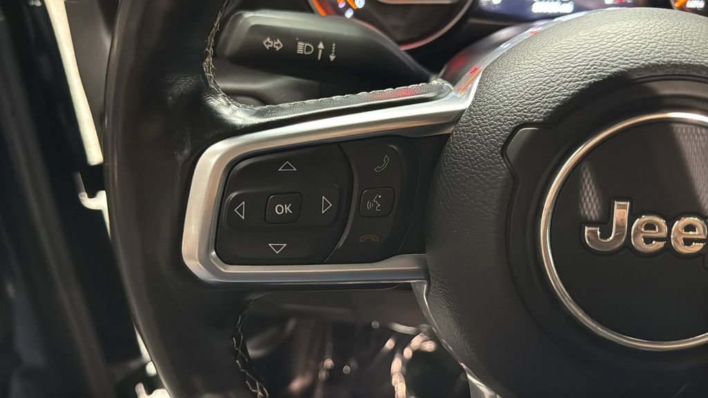 Used 2020 Jeep Gladiator Overland AWD/4WD image 25