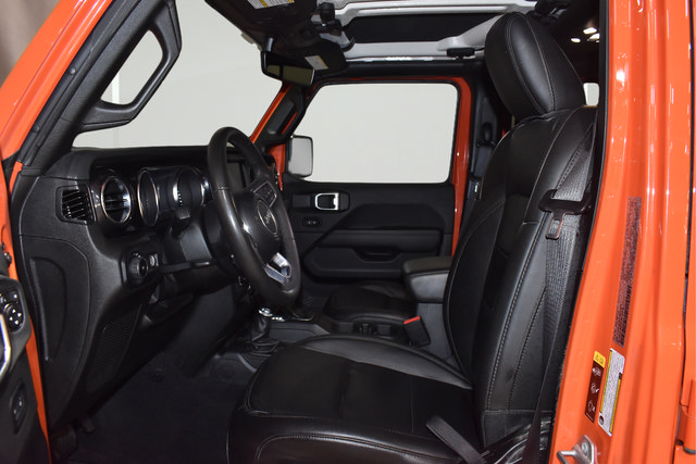 Used 2023 Jeep Wrangler Unlimited Sahara AWD/4WD image 24