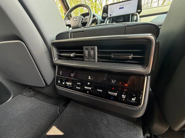 New 2026 Lexus LX 600 4WD w/ Interior Upgrade Package image 28