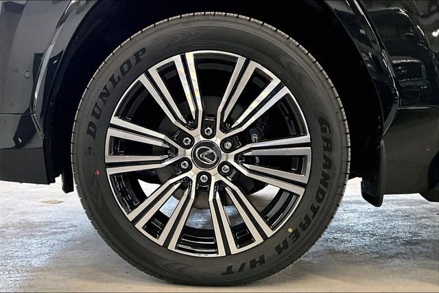 New 2026 Lexus LX 700h Luxury image 12