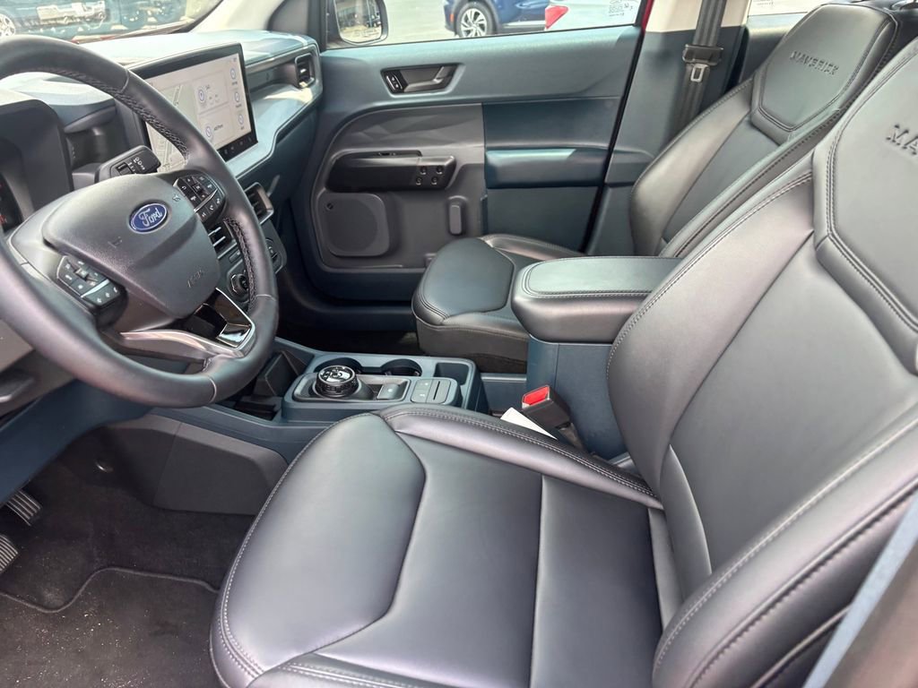 Used 2025 Ford Maverick Lariat w/ Black Appearance Package AWD/4WD image 10