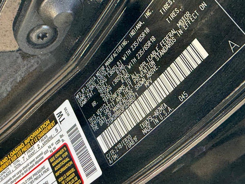 Certified 2023 Toyota Highlander XLE image 24