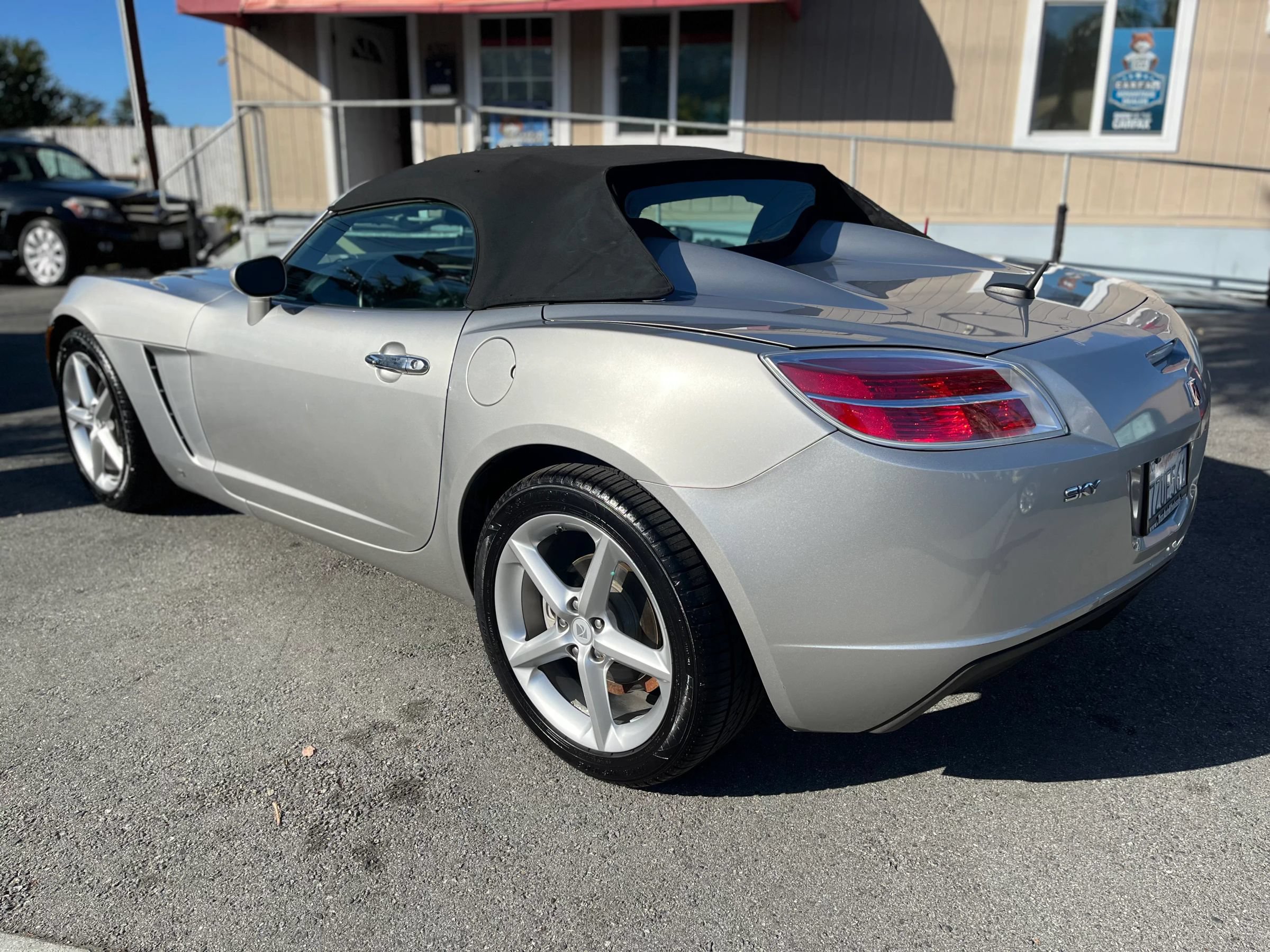 Used 2008 Saturn Sky w/ Premium Trim Package RWD image 7