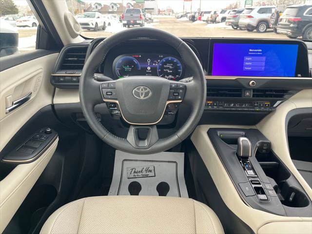 Certified 2023 Toyota Crown Limited image 13